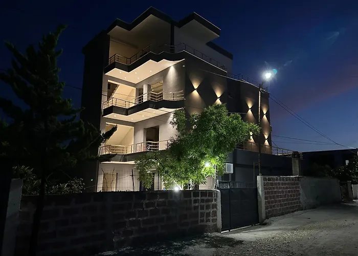 Mico\'S Apartments